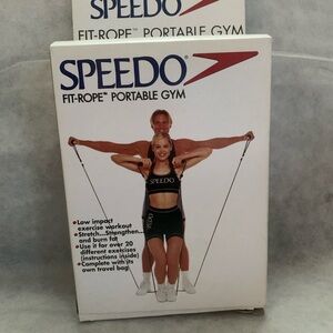 NIB Speedo Fit-Rope Portable Gym with Red and Blue Accents